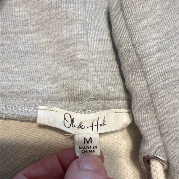 Oli & Hali Gray Textured Hoodie - Picture 2 of 5